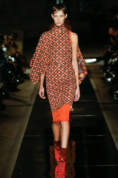 Look 37